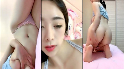  바다에 갓 나온 기질 미녀 아직 못 놓겠어 파자마를 걷어 올리고 연분홍 젖꼭지 주물러 팬티 벗기고 연분홍미혈 클로즈업 신음하고 가냘프게 듣기만 해 아주 매혹적